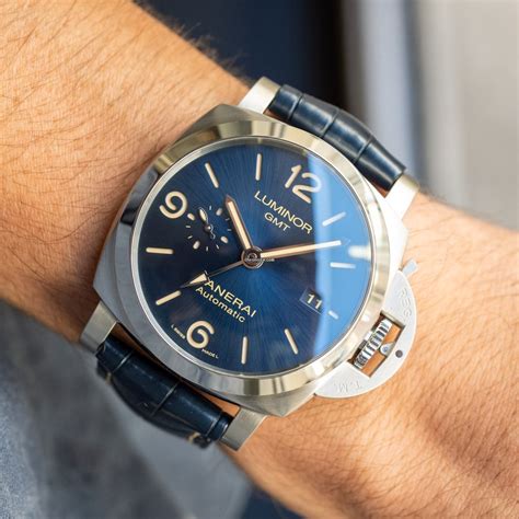 panerai luminor pam01033